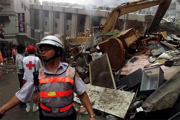 9·21集集地震发生在哪一年死了多少人