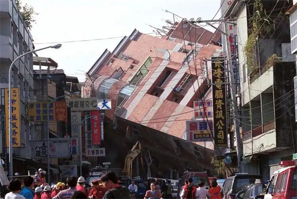 9·21集集地震发生在哪一年死了多少人