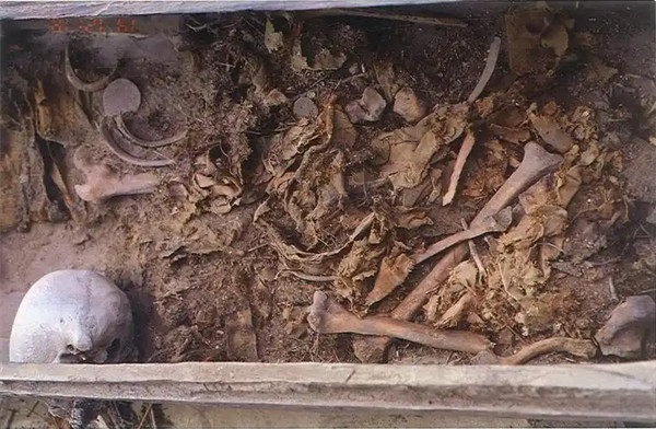 僰人悬棺景区在哪里有什么传说