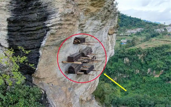 僰人悬棺景区在哪里有什么传说