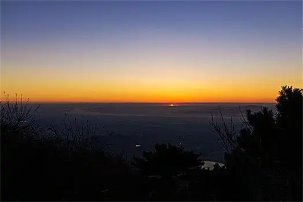 曙暮光是什么意思属于丁达尔效应吗