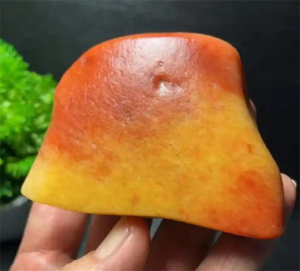 金丝玉是什么档次的玉值钱吗