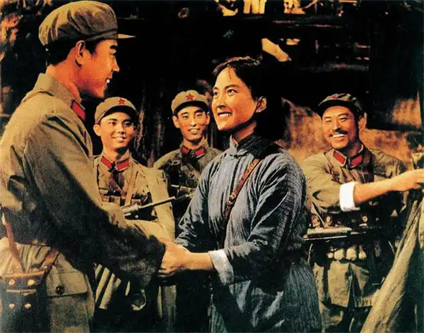 1974年经典老电影渡江侦察记剧情介绍