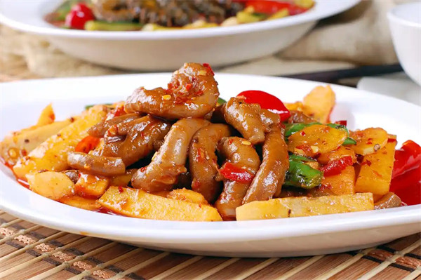 闽菜是以什么口味为主特点是什么