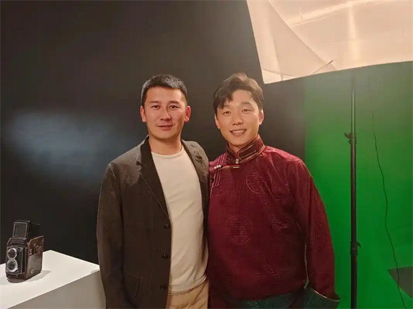 蒙古歌手傲日其愣个人简介资料